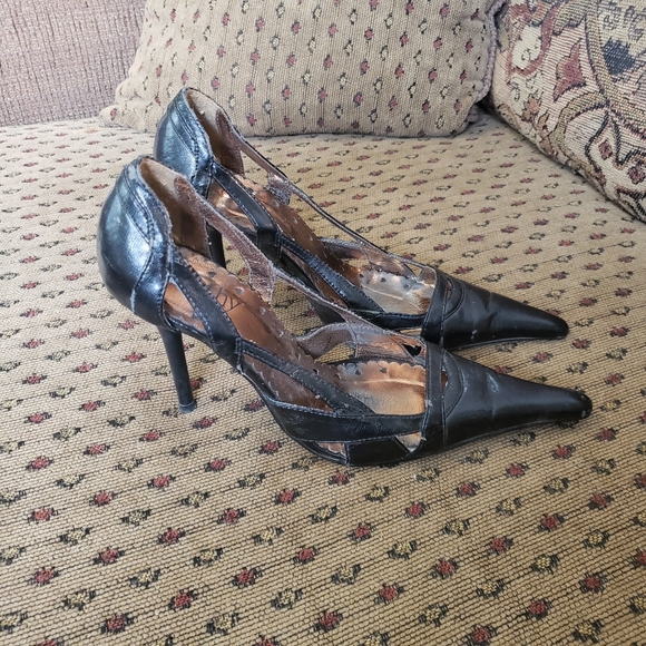 Extreme Pointy Toe Heels Costume Prop - Picture 2 of 8